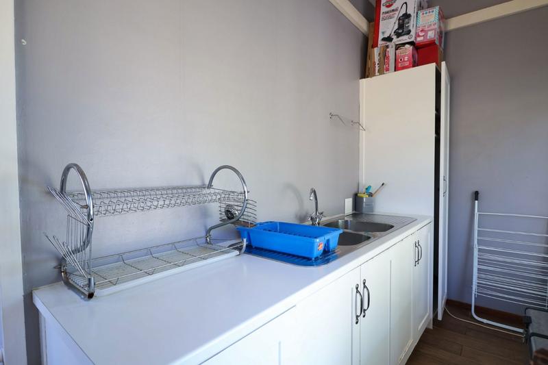 5 Bedroom Property for Sale in Bergzicht Western Cape